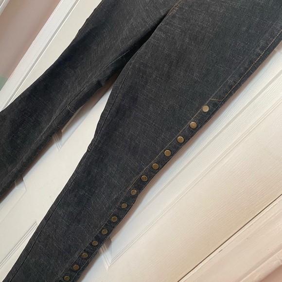 Cache Gray Wash Lower Leg Side Buttons Mid Rise Wide Leg Denim Jeans - Picture 3 of 10